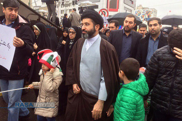 حضور فرزند مقام معظم رهبری در راهپیمایی ۲۲ بهمن