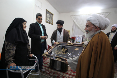 دیدار و تکریم خانواده شهدا با حضور جمعی از طلاب در بیرجند‎