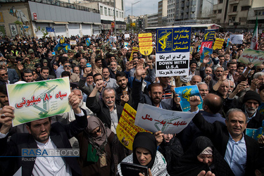 راهپیمایی نمازگزاران تهران در حمایت از سپاه