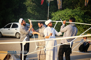 آماده سازی اردوگاه اسکان سیل زدگان توسط طلاب جهادی