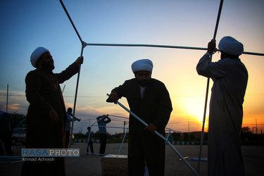 آماده سازی اردوگاه اسکان سیل زدگان توسط طلاب جهادی