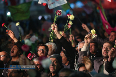 مسجد مقدس جمکران در شب نیمه شعبان شب میلاد امام زمان (عج)