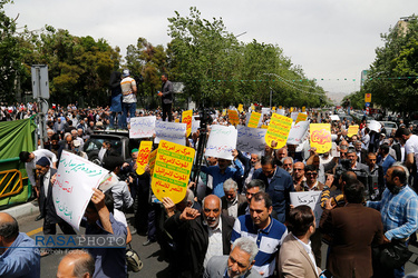 راهپیمایی نمازگزاران تهرانی در حمایت از بیانیه شورای عالی امنیت ملی‎