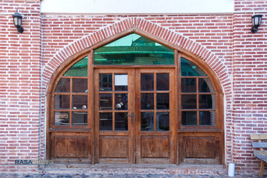 ورودی یکی از مدرس ها | بنای تاریخی مدرسه علمیه حضرت ابوالحسن امیر المومنین (علیه السلام) آمل