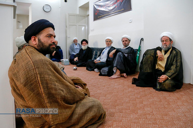 عکس خبری | نشست جمعی از مبلغان در روز پنجم محرم در دفتر حضرت آیت الله جوادی آملی در تهران