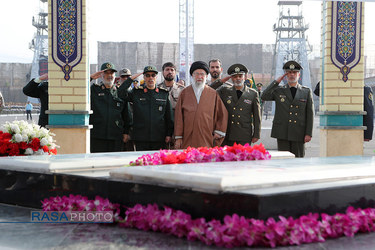 مراسم دانش‌آموختگی دانشجویان دانشگاههای افسری ارتش در دانشگاه خاتم‌الانبیاء(ص) با حضور رهبر انقلاب