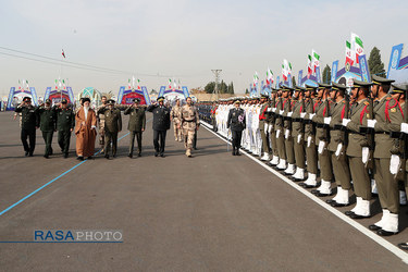 مراسم دانش‌آموختگی دانشجویان دانشگاههای افسری ارتش در دانشگاه خاتم‌الانبیاء(ص) با حضور رهبر انقلاب