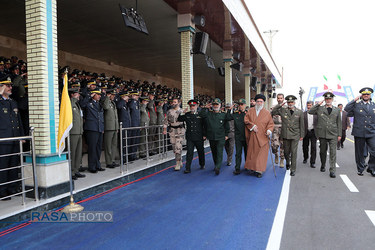 مراسم دانش‌آموختگی دانشجویان دانشگاههای افسری ارتش در دانشگاه خاتم‌الانبیاء(ص) با حضور رهبر انقلاب