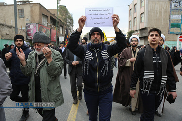 راهپیمایی نمازگزاران جمعه قم در پی شهادت سردار حاج قاسم سلیمانی