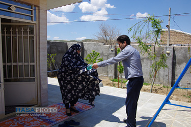 ضدعفونی روستا‌های اطراف مشهد توسط گروه‌ها جهادی سردار سپهبد شهید حاج قاسم سلیمانی