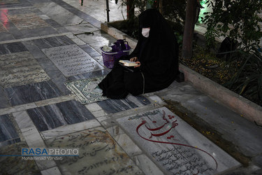 احیا شب قدر در جوار مزار شهداء