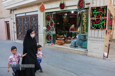 بازار پر رونق پرچم و کتیبه ماه عزاداری حضرت اباعبد الله الحسین (ع)