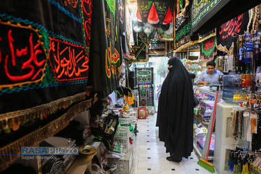 بازار پر رونق پرچم و کتیبه ماه عزاداری حضرت اباعبد الله الحسین (ع)