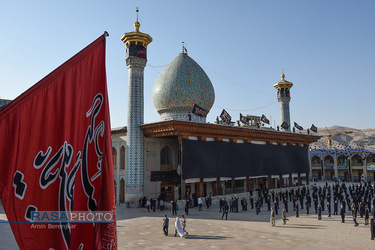 آئین تعویض پرچم حرم حضرت احمد‌بن‌موسی الکاظم (ع) در شراز