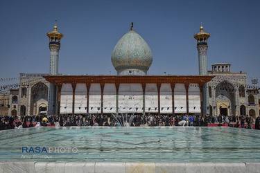 عزاداری و نماز جماعت ظهر عاشورا در حرم حضرت احمدبن موسی الکاظم (ع)