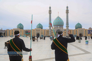 آئین جاروکشی خادمان مسجد مقدس جمکران در آستانه نیمه شعبان