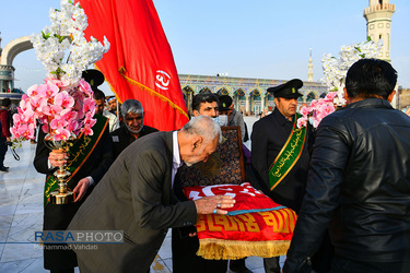 مراسم تعویض پرچم مسجد مقدس جمکران در آستانه نیمه شعبان