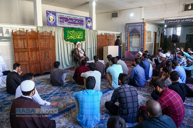 جشن عمامه‌گذاری طلاب توسط حضرت آیت الله سبحانی