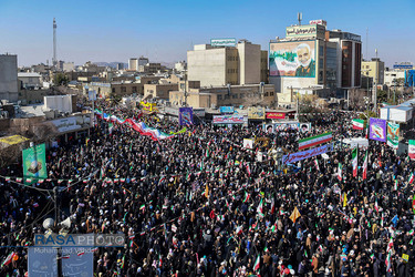 راهپیمایی باشکوه مردم قم در جشن پیروزی انقلاب