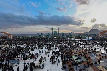 مسجد مقدس جمکران در شب میلاد امام زمان (عج)