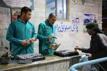 اطعام مهدوی زائران جمکران در ماه مبارک رمضان