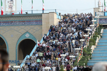 اقامه نماز عید فطر به امامت مقام معظم رهبری