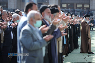 اقامه نماز عید فطر به امامت مقام معظم رهبری