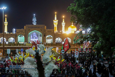 اجتماع زائران و مجاوران رضوی در شب شهادت حضرت جوادالائمه (علیه السلام)