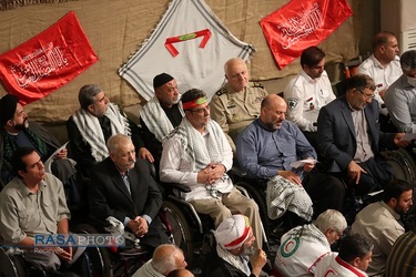 دیدار پیشکسوتان و فعالان دفاع مقدس و مقاومت با رهبر انقلاب
