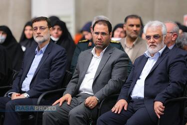 دیدار دست‌اندرکاران برگزاری کنگره ملی شهدای استان لرستان با مقام معظم رهبری