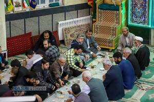 سنت حسنه اطعام روزه‌داران با سفره افطاری ساده در مسجد