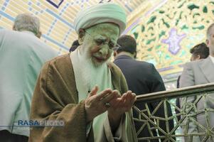 تشرف حضرت آیت الله جوادی آملی به حرم امامین عسکریین (علیهم السلام)