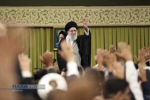 دیدار معلمان با رهبر معظم انقلاب