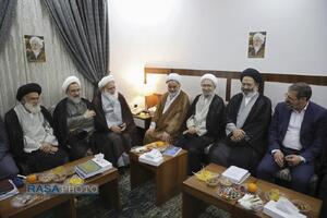حضور نماینده ولی فقیه در سازمان حج و زیارت در دفاتر مراجع تقلید