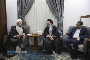 حضور نماینده ولی فقیه در سازمان حج و زیارت در دفاتر مراجع تقلید