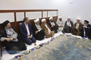 حضور نماینده ولی فقیه در سازمان حج و زیارت در دفاتر مراجع تقلید