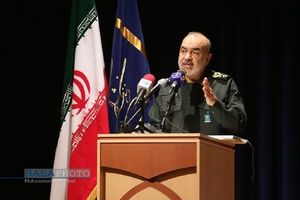 تصاویری از فرمانده شهید سپاه پاسداران انقلاب اسلامی سردار حسین سلامی