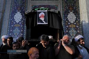 تشییع پیکر آیت‌ الله نعیم آبادی در قم