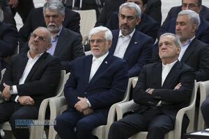 تجدید میثاق رئیس جمهور و اعضای هیئت دولت چهاردهم با آرمان‌های امام راحل (ره)