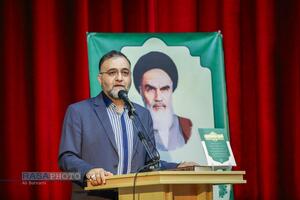 آیین رونمایی و آغاز برپایی جلسات درس اخلاق در مساجد استان قم با سخنرانی آیت الله شب زنده دار
