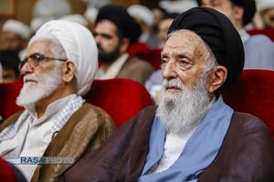 آیین رونمایی و آغاز برپایی جلسات درس اخلاق در مساجد استان قم با سخنرانی آیت الله شب زنده دار