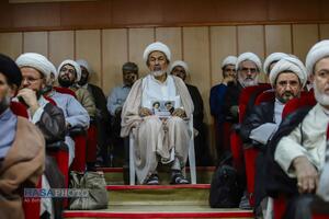 آیین رونمایی و آغاز برپایی جلسات درس اخلاق در مساجد استان قم با سخنرانی آیت الله شب زنده دار