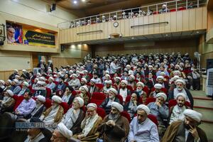 آیین رونمایی و آغاز برپایی جلسات درس اخلاق در مساجد استان قم با سخنرانی آیت الله شب زنده دار
