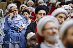 آیین رونمایی و آغاز برپایی جلسات درس اخلاق در مساجد استان قم با سخنرانی آیت الله شب زنده دار