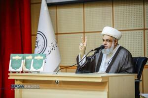 آیین رونمایی و آغاز برپایی جلسات درس اخلاق در مساجد استان قم با سخنرانی آیت الله شب زنده دار