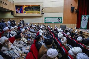 آیین رونمایی و آغاز برپایی جلسات درس اخلاق در مساجد استان قم با سخنرانی آیت الله شب زنده دار