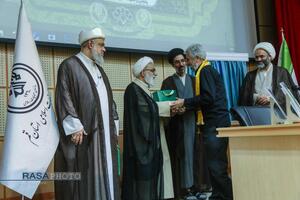 آیین رونمایی و آغاز برپایی جلسات درس اخلاق در مساجد استان قم با سخنرانی آیت الله شب زنده دار