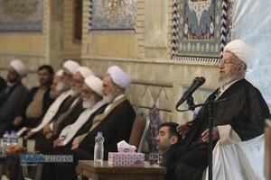 حضور حضرت آیت الله مکارم شیرازی در جمع طلاب، اساتید، مدیران و کادر مراکز تحت اشراف ایشان