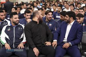 دیدار قهرمانان و مدال‌آوران ورزشی و المپیادهای علمی جهانی با رهبر انقلاب