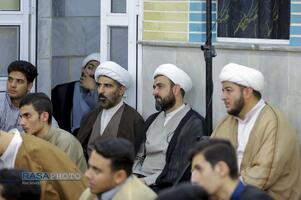 حضور آیت الله مروی در حجرات و گفتگوی صمیمی با طلاب در جریان بازدید از مدرسه علمیه جهانگیرخان قم